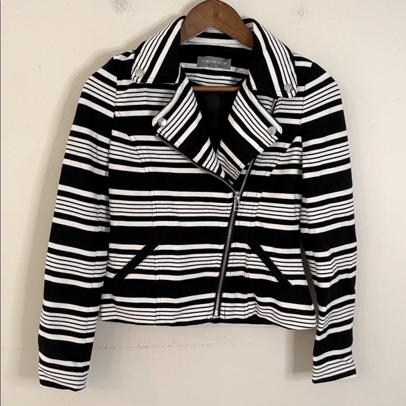 Bagatelle contemporary cropped knit jacket Monochrome Striped black white SZ XS - Picture 1 of 10
